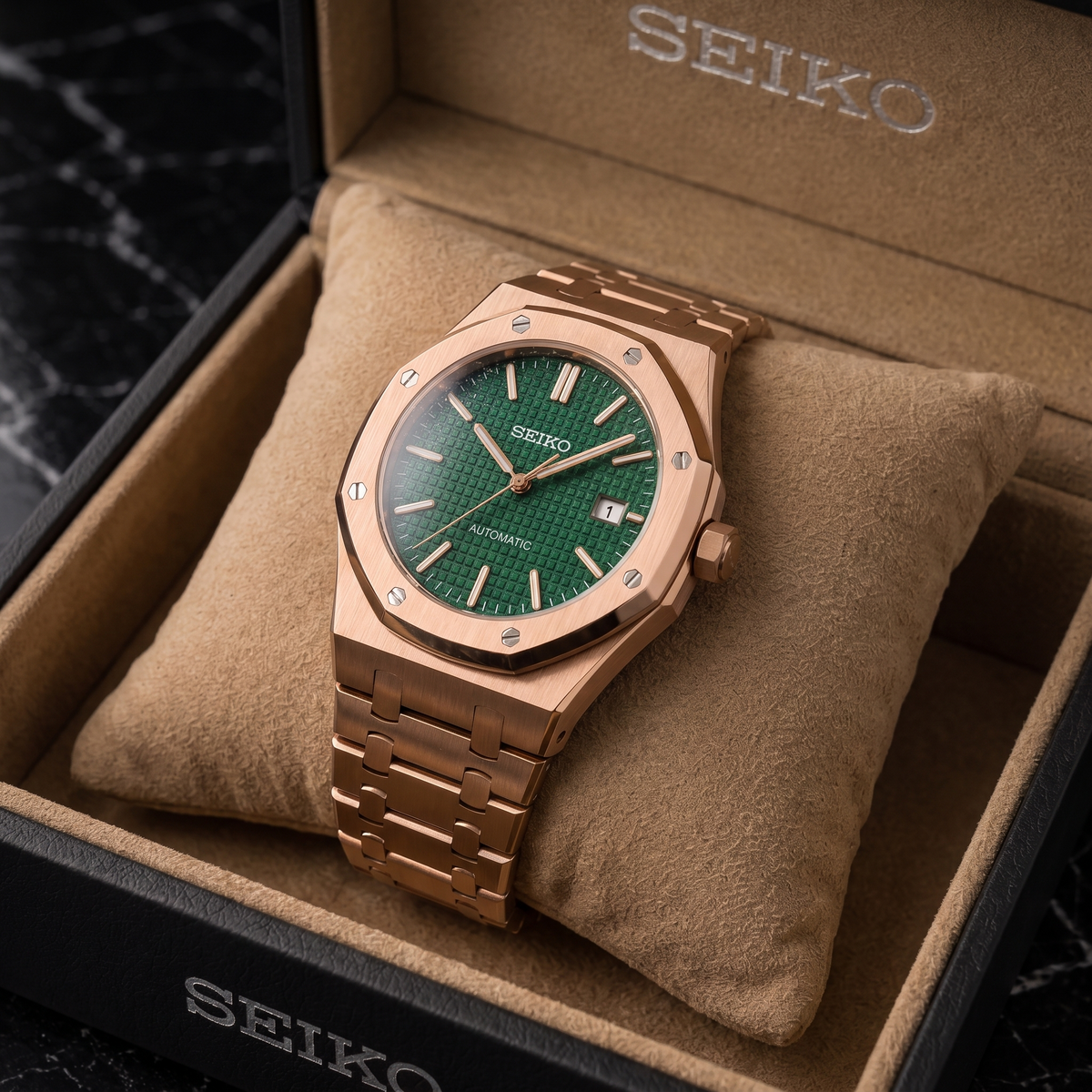 Seikoak Royal Green Rose Gold en su caja
